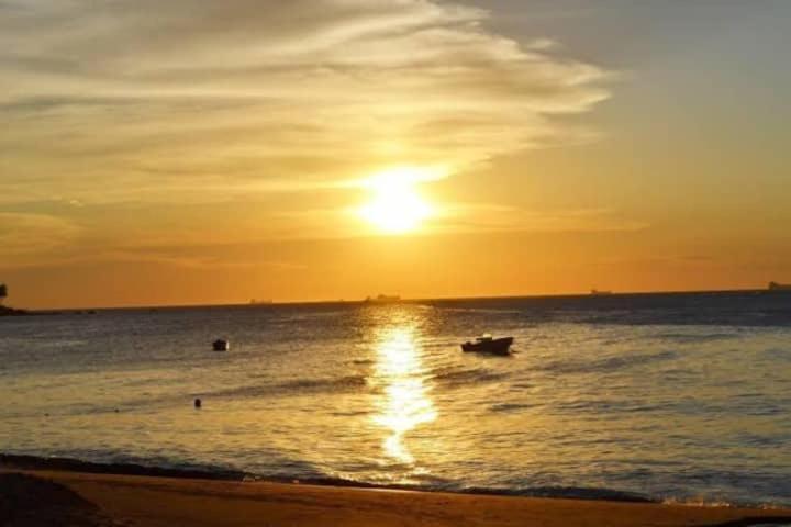 Suite Pe Na Areia- Espaco Independente Na Praia Do Curral Com Localizacao Privilegiada - Simplicidade E Comodidade Com O Por Do Sol Mais Lindo De Ilhabela - Melhor Custo Beneficio Para Ate 4 Pessoas , Na Av Jose Pacheco Do Nascimento Nº 7682 Exteriör bild