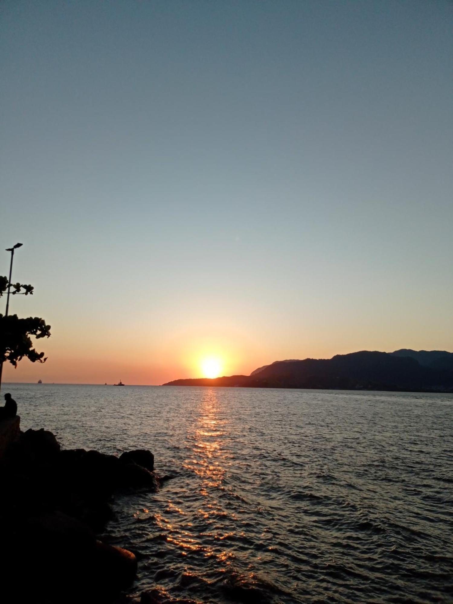 Suite Pe Na Areia- Espaco Independente Na Praia Do Curral Com Localizacao Privilegiada - Simplicidade E Comodidade Com O Por Do Sol Mais Lindo De Ilhabela - Melhor Custo Beneficio Para Ate 4 Pessoas , Na Av Jose Pacheco Do Nascimento Nº 7682 Exteriör bild